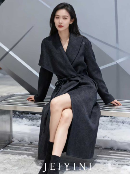 婕依妮女装品牌2025年冬季最新产品展示