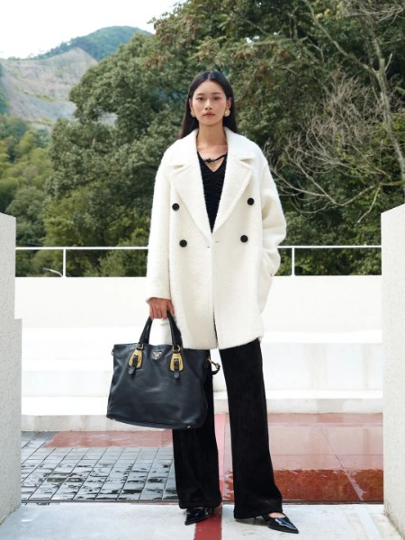 简约风情(simple flavor)女装品牌2025冬季最新产品展示