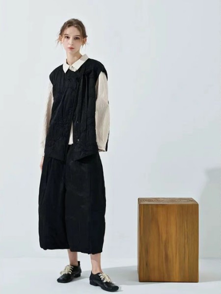 庄玛(ZHUANGMA)女装品牌2025最新产品展示