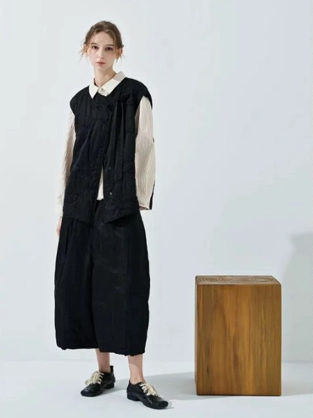 庄玛(ZHUANGMA)女装品牌2025最新产品展示