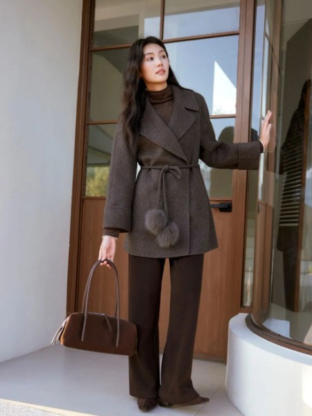 YXZ尤西子(YXZ)女装品牌2025秋冬季最新产品展示