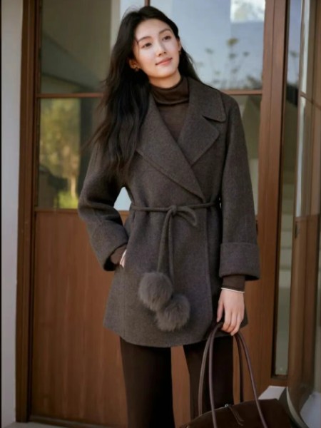 YXZ尤西子(YXZ)女装品牌2025秋冬季最新产品展示