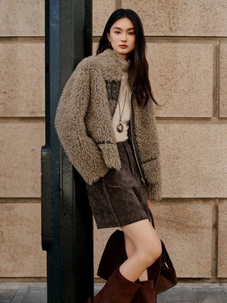 亦谷(YIGUE)女装品牌2025最新产品展示