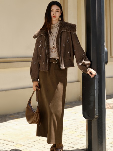 亦谷(YIGUE)女装品牌2025最新产品展示