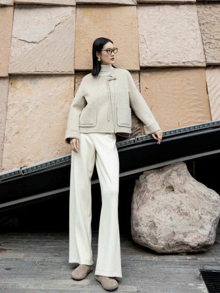 依贝奇(E·BECKY)女装品牌2025最新产品展示