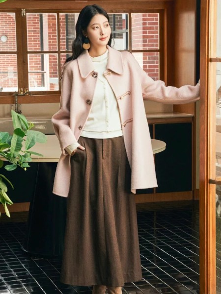 歆艾(歆艾AdmxinAi)女裝品牌2025最新產(chǎn)品展示