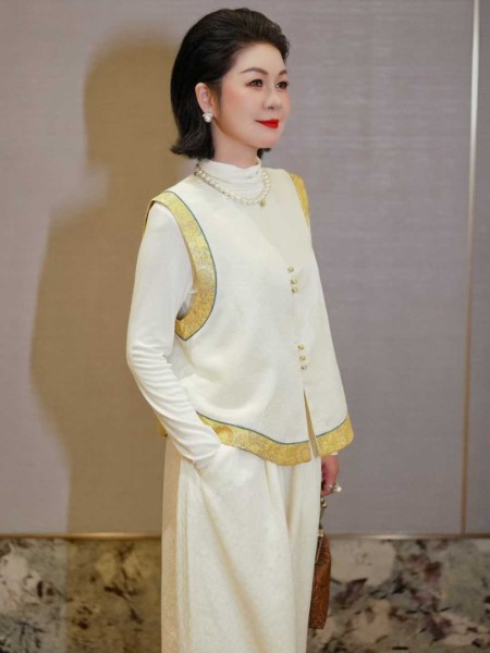 来龙女装品牌2025年新中式盘扣唐装冬季新品