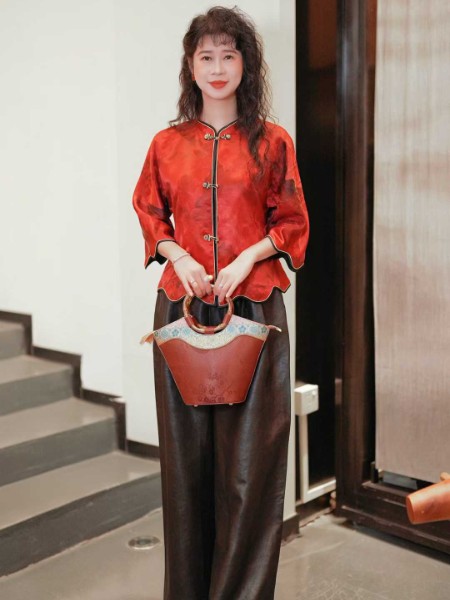 來龍女裝品牌2025年新中式盤扣唐裝冬季新品