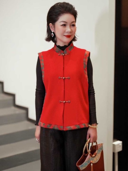 來龍女裝品牌2025年新中式盤扣唐裝冬季新品