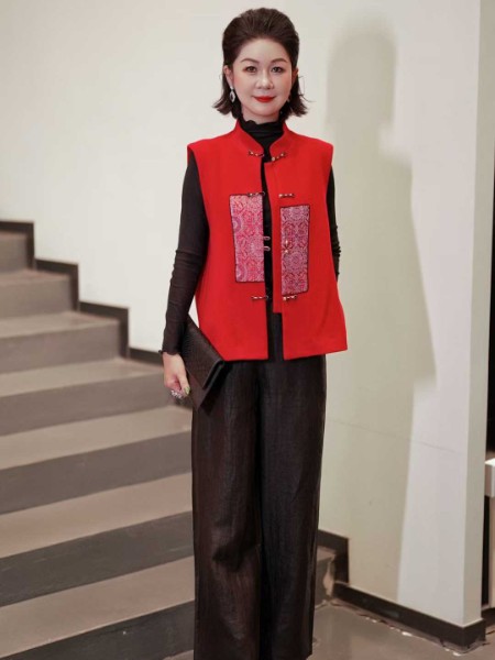 來龍女裝品牌2025年新中式盤扣唐裝冬季新品