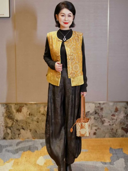 來龍女裝品牌2025年新中式盤扣唐裝冬季新品