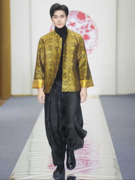 來龍男裝品牌2025年新中式唐裝冬季新品展示