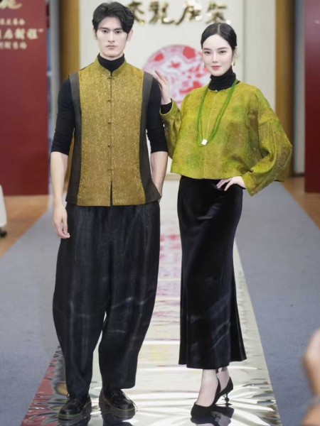 來龍男裝女裝2025年新中式婚慶情侶裝冬季最新產品展示