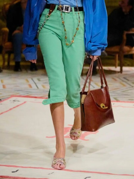 華倫天奴(valentino)女裝品牌最新產(chǎn)品展示