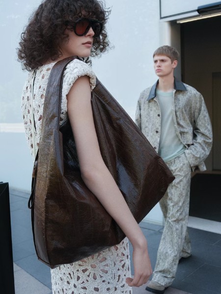 UR（URBAN REVIVO）女裝品牌最新產品展示