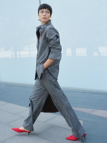 UR（URBAN REVIVO）女裝品牌最新產品展示