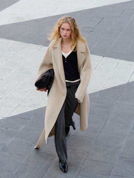 UR（URBAN REVIVO）女裝品牌最新產(chǎn)品展示