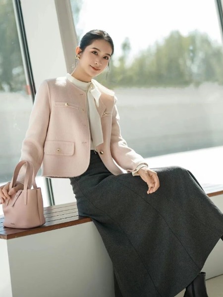 郁香菲(yuxiangfei)女裝品牌2025最新產(chǎn)品展示