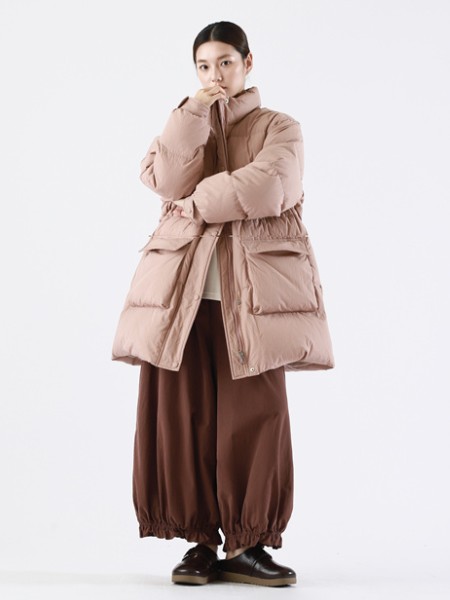 簡(jiǎn)與媄女裝2025年冬季品牌最新產(chǎn)品展示