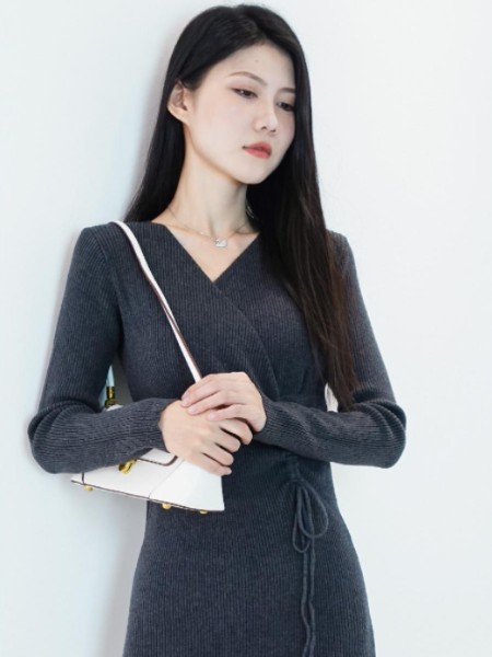 羅曼可女裝品牌2025年冬季最新產品展示