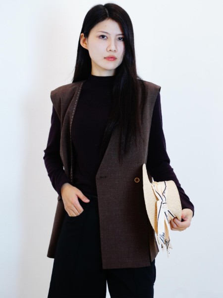 羅曼可女裝品牌2025年冬季最新產(chǎn)品展示