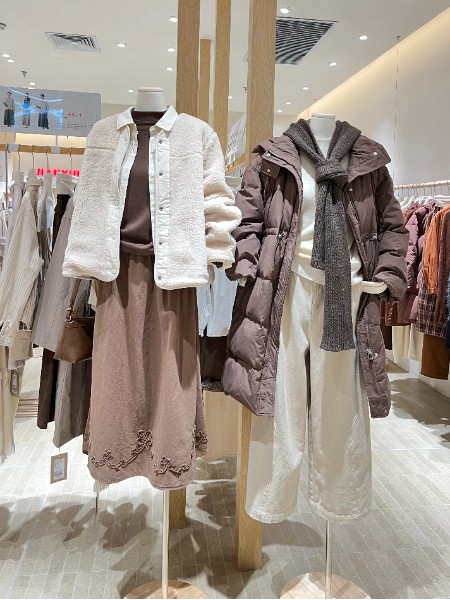 簡與媄女裝品牌2025年冬季最新產品展示