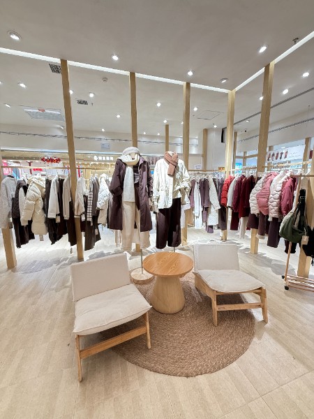 簡與媄女裝品牌2025年冬季最新產品展示