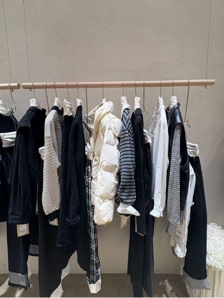 簡與媄女裝品牌2025年冬季最新產(chǎn)品展示