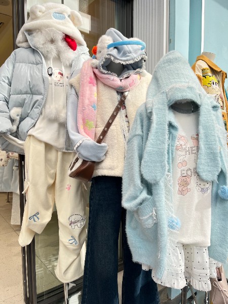 加盟快时尚入卡女装需要加盟费和保证金吗？