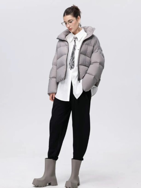 歐E[OEEO]女裝品牌2025冬季最新產(chǎn)品展示