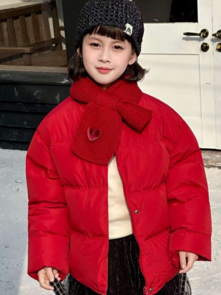 依世童緣童裝品牌2025冬季最新產品展示