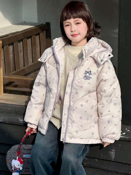 依世童緣童裝品牌2025冬季最新產品展示