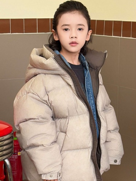 依世童緣童裝品牌2025冬季最新產(chǎn)品展示