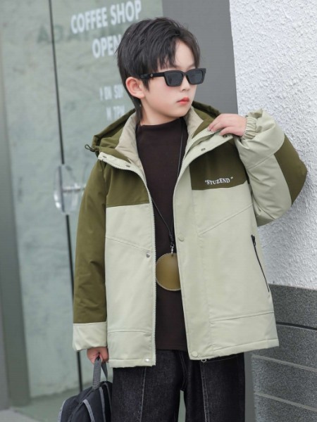 依世童緣童裝品牌2025冬季最新產(chǎn)品展示