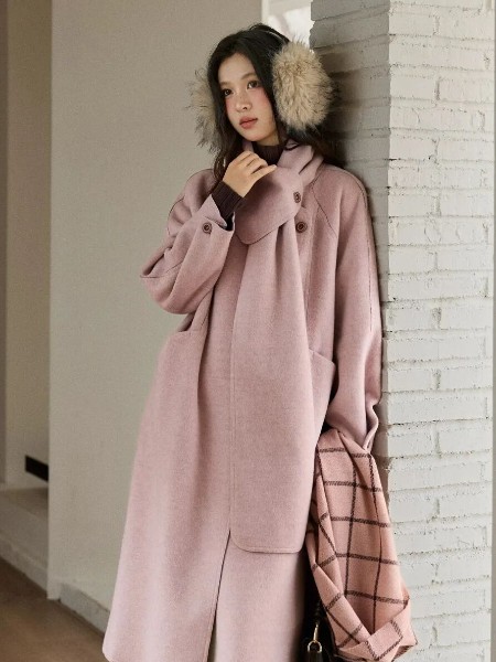 謎秀(MISHOW)女裝品牌2025冬季最新產品展示