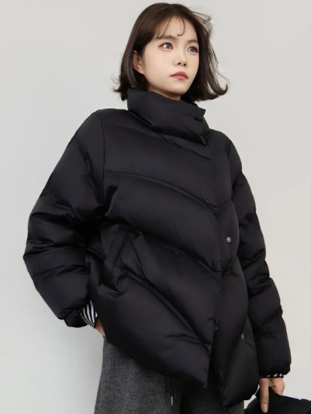 謎菲女裝品牌2025冬季最新產(chǎn)品展示