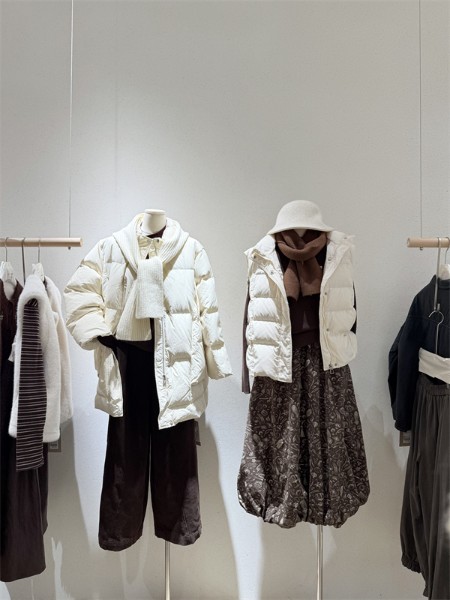 簡與媄女裝品牌2025年冬季最新產品展示