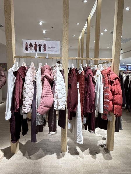 簡與媄女裝品牌2025年冬季最新產品展示