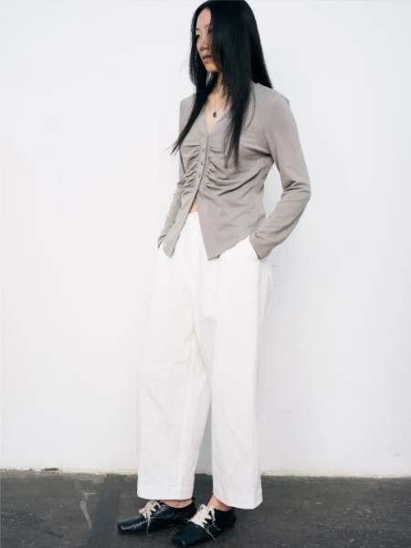 奕色(LESERBIE)女裝品牌2025秋冬季最新產品展示