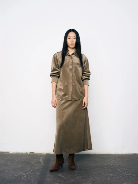 奕色(LESERBIE)女裝品牌2025秋冬季最新產品展示