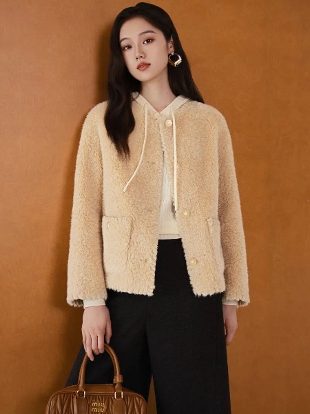 絲雨桐(SIYUTN)女裝品牌2025最新產品展示