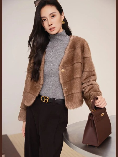 絲雨桐(SIYUTN)女裝品牌2025最新產品展示