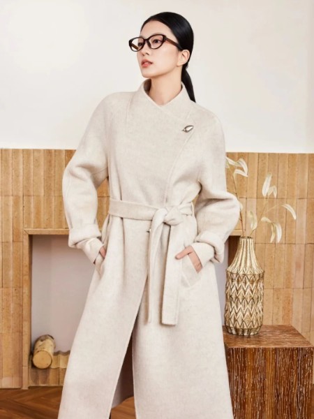 卡索(castle)女裝品牌2025冬季最新產品展示