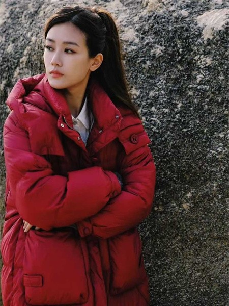 底色(Dins)女裝品牌2025冬季外套最新產品展示