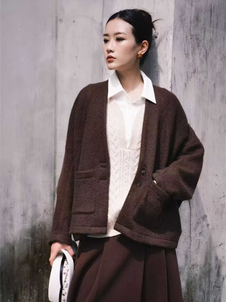 底色(Dins)女裝品牌2025冬季外套最新產品展示