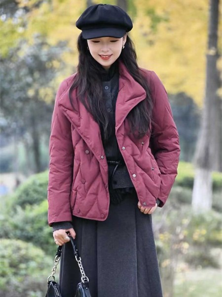 底色(Dins)女裝品牌2025冬季外套最新產品展示