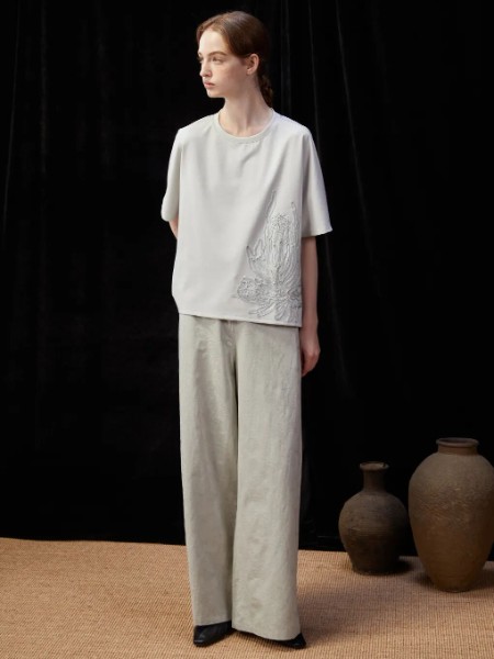 范可兒(FAMECOCO)女裝品牌2025秋季最新產(chǎn)品展示