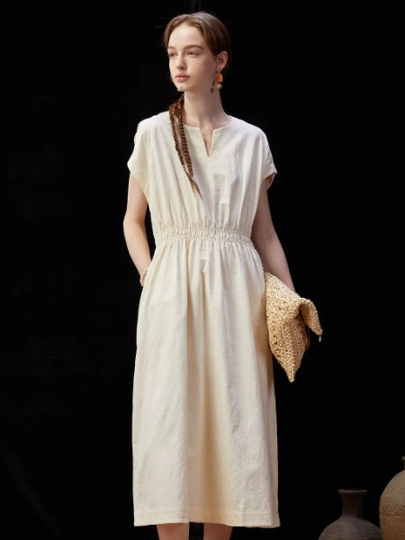 范可兒(FAMECOCO)女裝品牌2025秋季最新產(chǎn)品展示