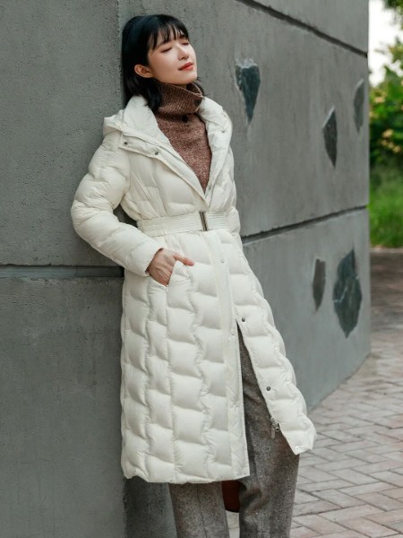 意澳(Eall.cz)女裝品牌2025冬季最新產(chǎn)品展示