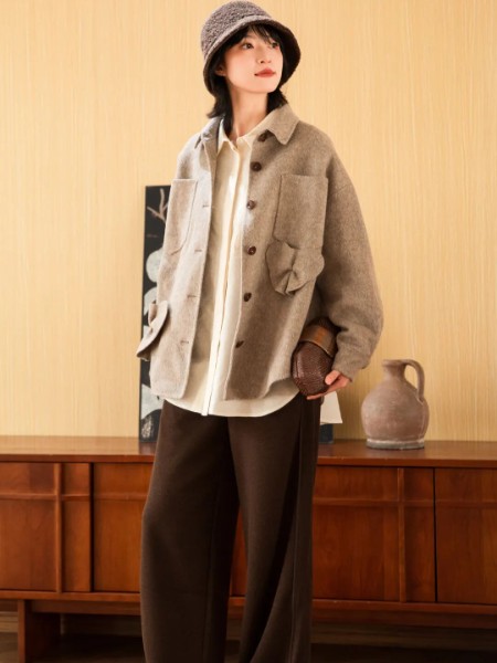 意澳(Eall.cz)女裝品牌2025冬季最新產(chǎn)品展示